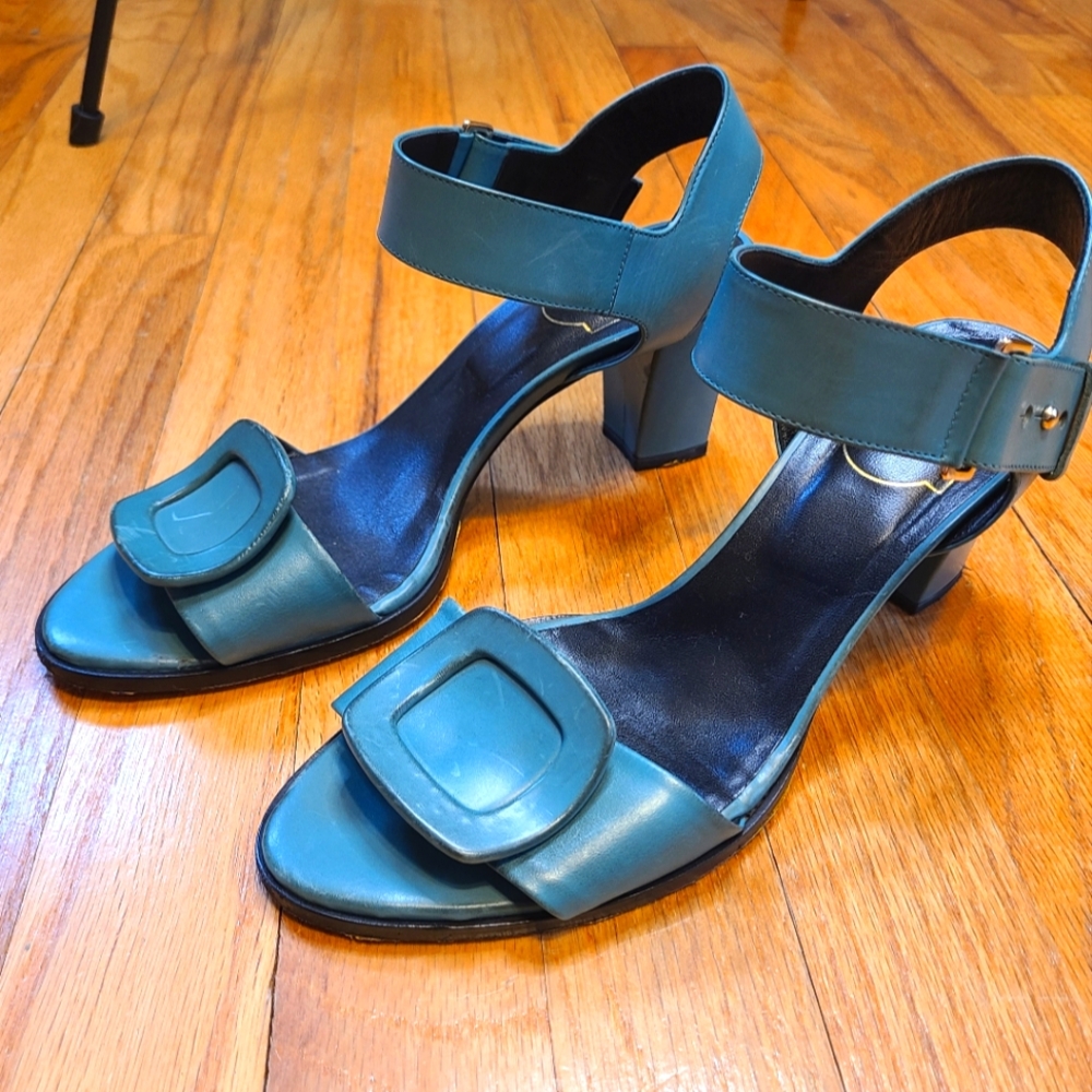 Roger Vivier heeled sandals Italy leather
